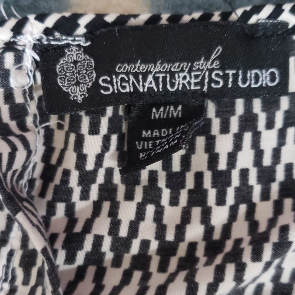 Beautiful Chevron Top - Picture 4 of 6